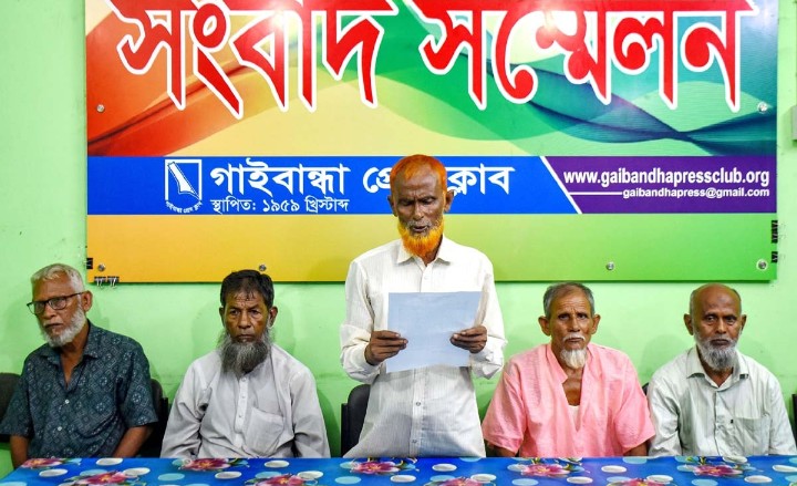 গাইবান্ধায় রাস্তা নিয়ে বিরোধে শিক্ষকের বাড়িতে লুটপাট, রেকর্ডভুক্ত হয়নি মামলা