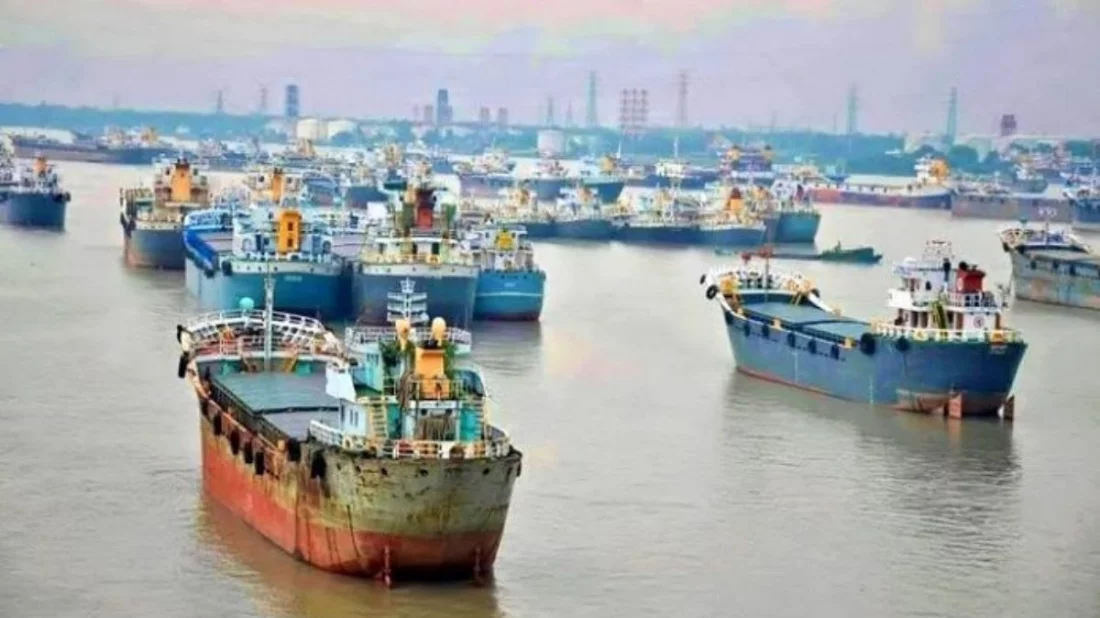 ৬৮ হাজার টন ডিজেল নিয়ে রাতে আসছে আরও দুই জাহাজ