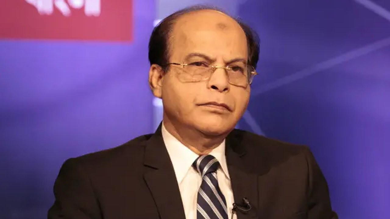 বিমানবন্দর থেকে সাংবাদিক ইকবাল সোবহান চৌধুরীকে ফেরত পাঠাল পুলিশ