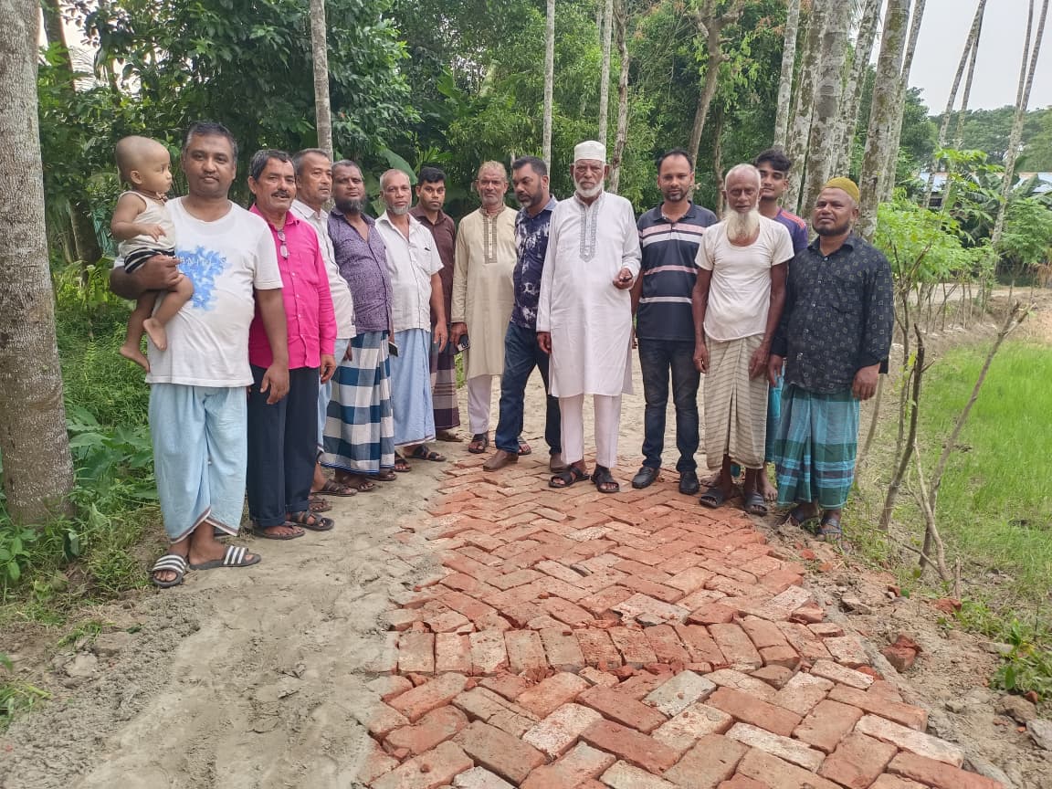 মীরসরাইয়ে পালগ্রাম সংযোগ সড়কের সংস্কার কাজের উদ্বোধন