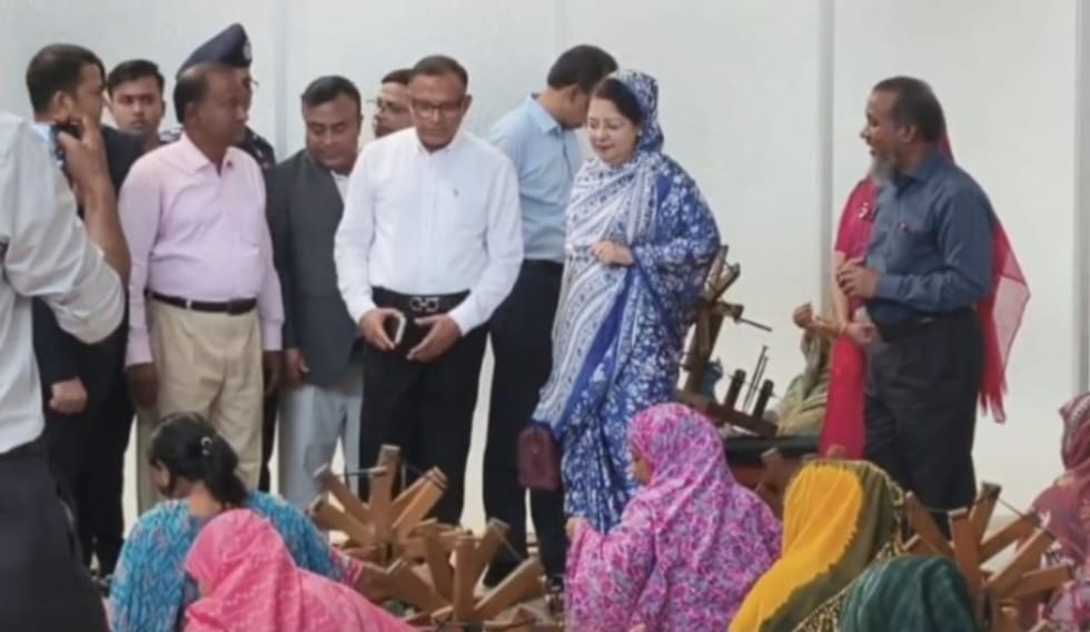 বন্ধ হয়ে যাওয়া পাটকল গুলো চালুর উদ্যোগ নিয়েছে সরকার..বস্ত্র ও পাট প্রতিমন্ত্রী