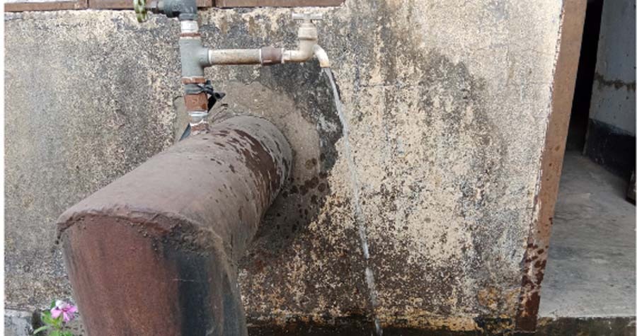 দুর্গন্ধযুক্ত পানিতে অতিষ্ঠ কালীগঞ্জ পৌরবাসী, সমাধানের আশ্বাস কর্তৃপক্ষের