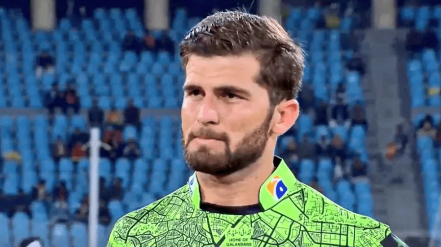 হোটেলে রাজার ‘অতিথি’ এনে ১০ লাখ রুপি জরিমানা আফ্রিদির