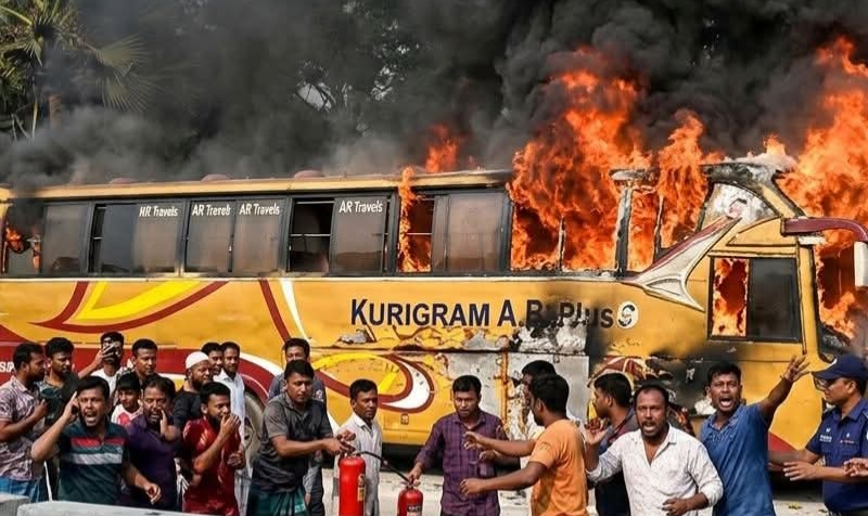 চালকের তাৎক্ষণিক সিদ্ধান্তে রক্ষা পেল জীবন