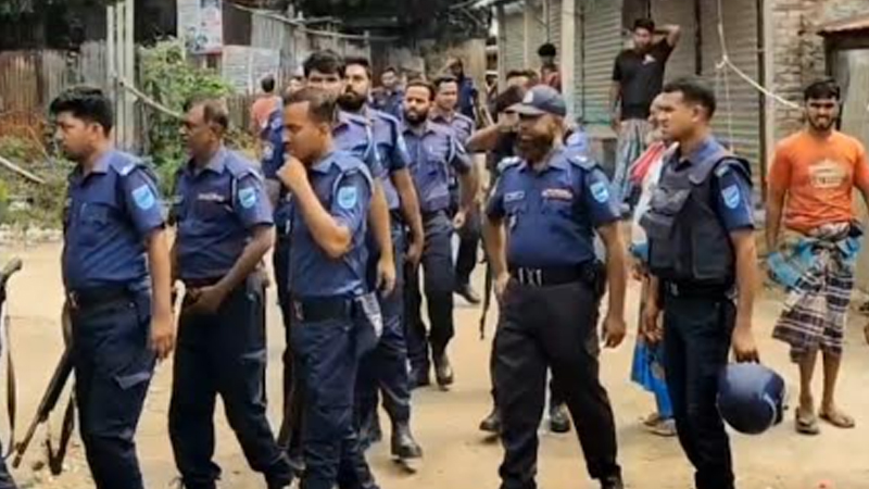 সোনারগাঁয়ে দুপক্ষের সংঘর্ষ, বাড়িঘর ভাংচুর, লুটপাট, আহত-২০