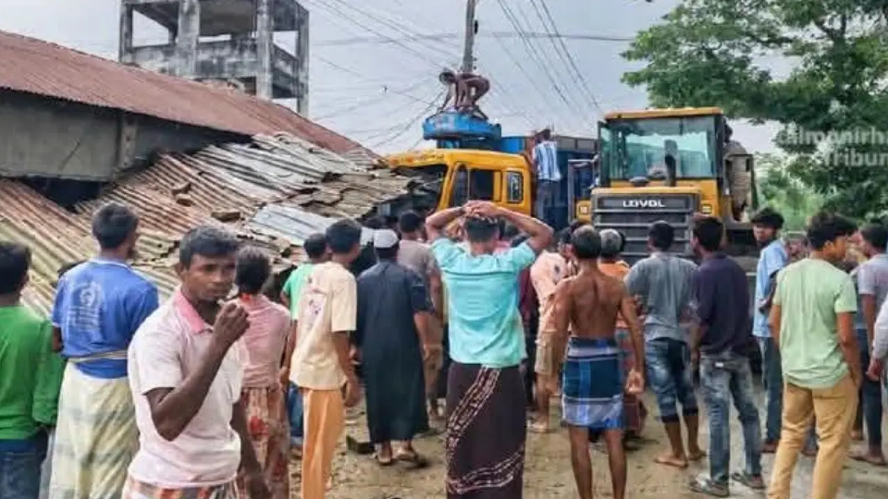 লালমনিরহাটে অটোরিকশাকে ট্রাকের চাপা, নিহত ৩