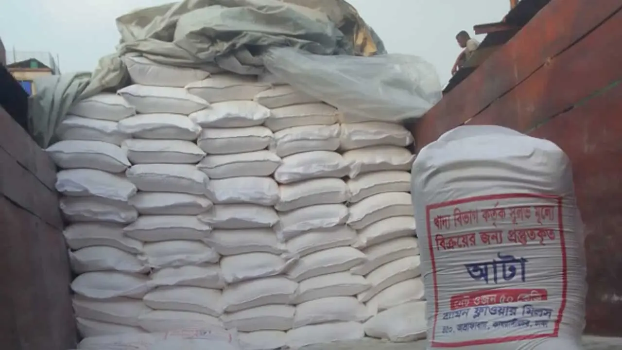 জুরাইনে বিক্রির উদ্দেশ্যে প্যাকেজিং করা ওএমএসের ২২০০ বস্তা চাল-আটা জব্দ