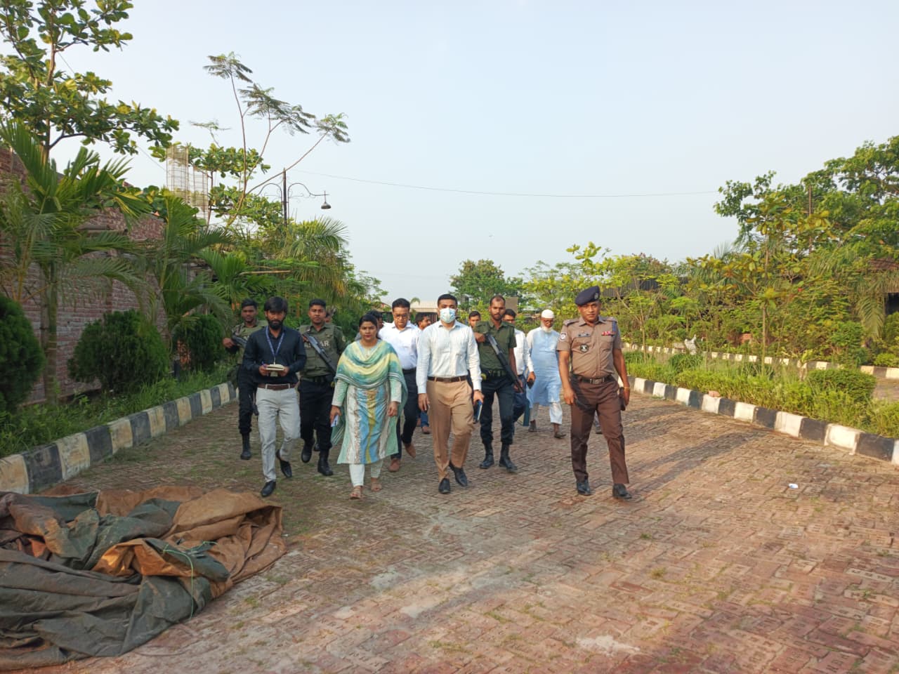 নিবন্ধন ও লাইসেন্স ছাড়াই কার্যক্রম: জরিমানা, বন্ধের নির্দেশ