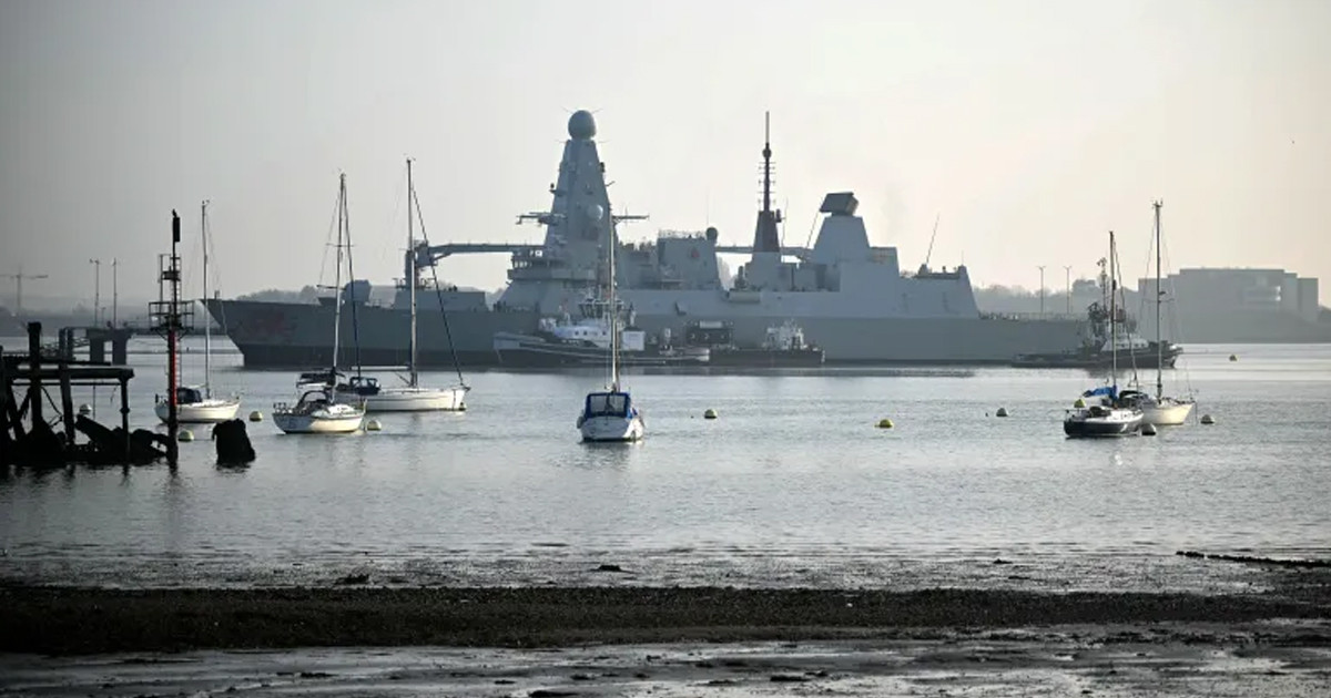 ইরনের ড্রোন হামলা: সাইপ্রাসের ঘাঁটি রক্ষায় ব্রিটিশ ডেস্ট্রয়ার মোতায়েন