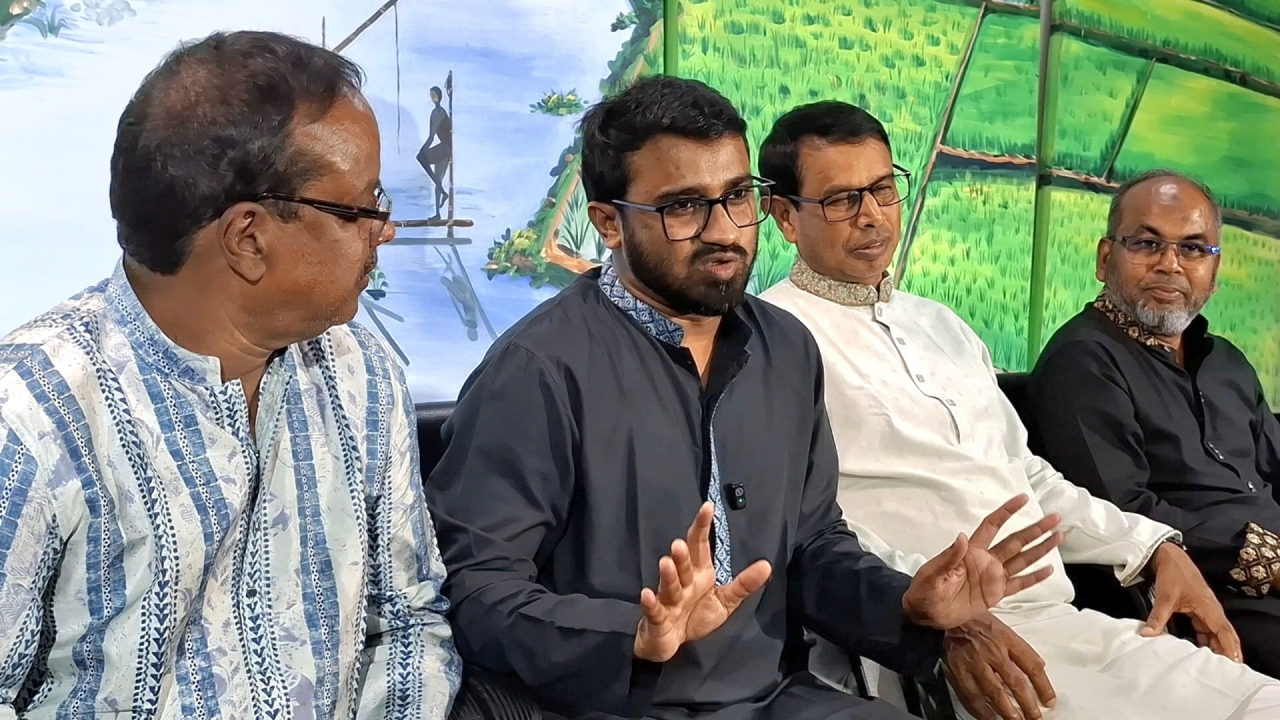 জামায়াত এনসিপির মব সৃষ্টির সুযোগ নিতে পারে ফ্যাসিস্ট আওয়ামী লীগ: রাশেদ খান