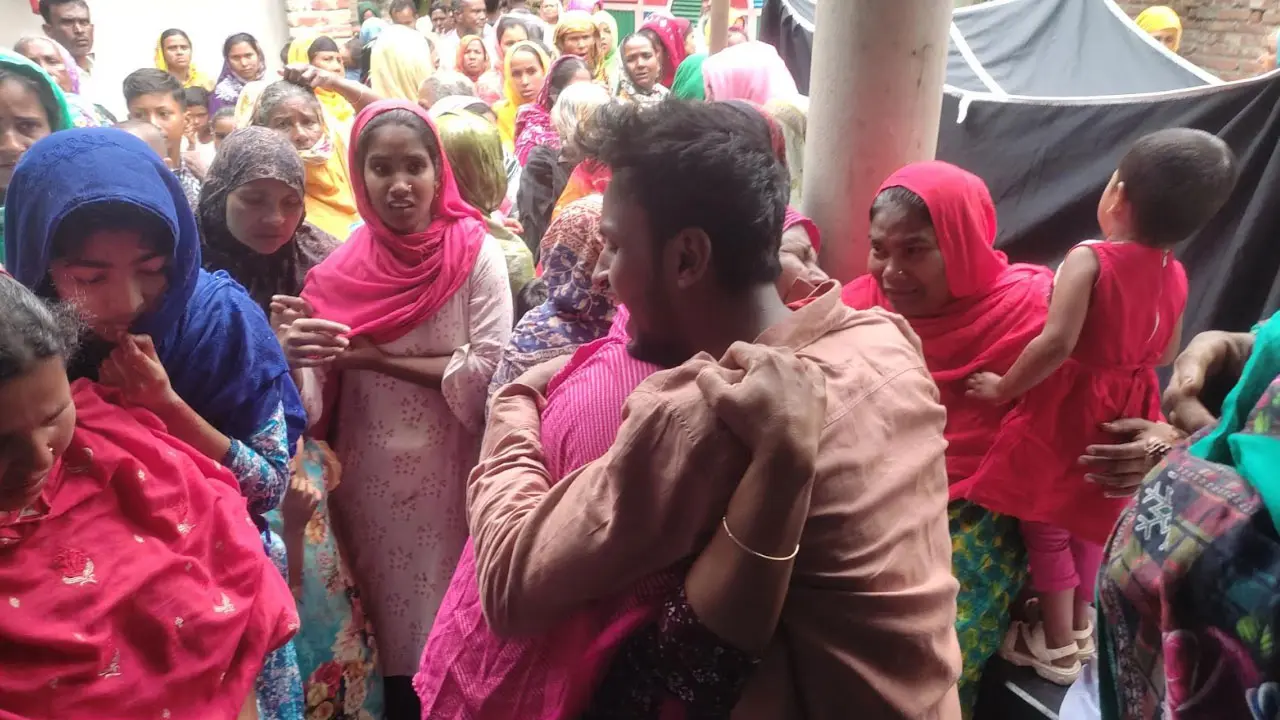 ট্রেনে কাটা পড়ে ৫ জনের মৃত্যু, শোকে স্তব্ধ গাইবান্ধার সেই গ্রাম