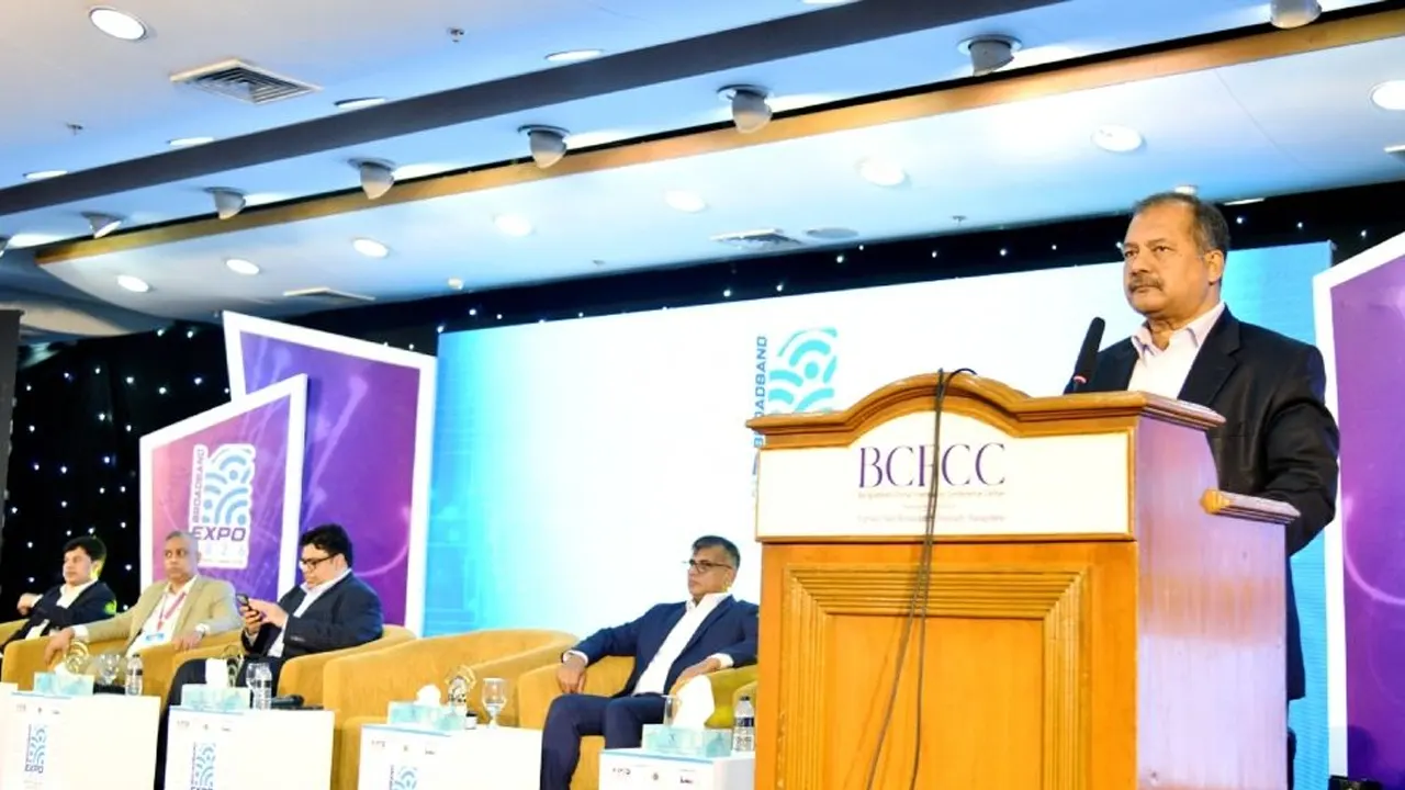 অপতথ্য ঠেকানো এখন বড় চ্যালেঞ্জ: তথ্যমন্ত্রী