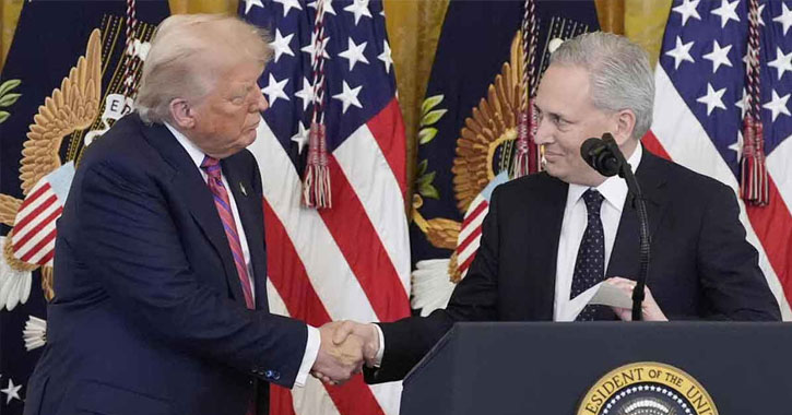 ট্রাম্পের উপদেষ্টা: ইরান যুদ্ধ থেকে বিজয় ঘোষণা করে সরে আসা উচিত