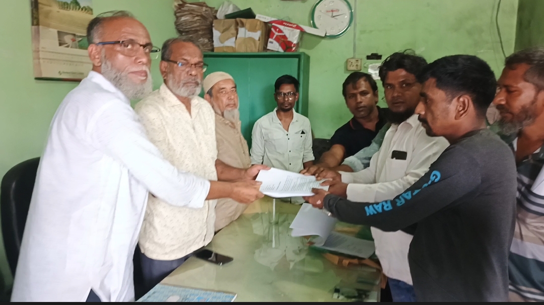 ফরিদপুর শ্রমিক নির্বাচন" অনিয়মের বিরুদ্ধে বিভিন্ন দপ্তরে অভিযোগ দাখিল