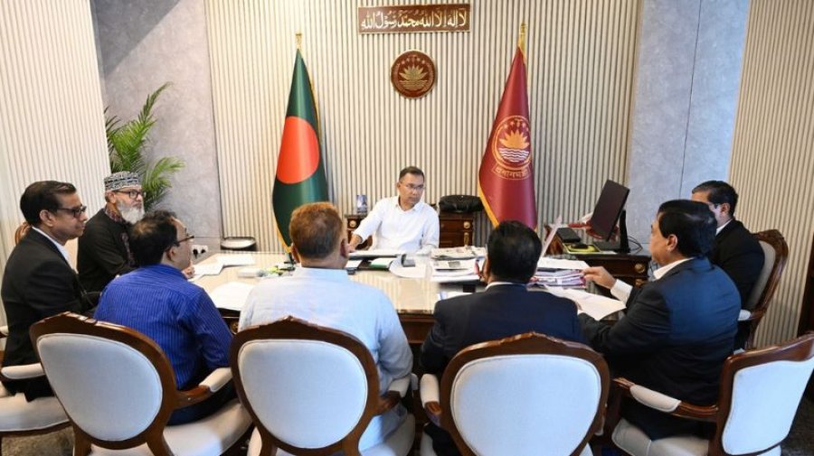 দীর্ঘদিনের অবহেলিত সড়ক দ্রুত সংস্কারের নির্দেশ প্রধানমন্ত্রীর