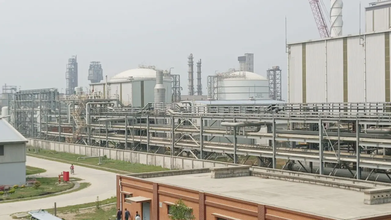 গ্যাস সংকট কাটিয়ে ২৭ দিন পর উৎপাদনে ঘোড়াশাল-পলাশ সার কারখানা