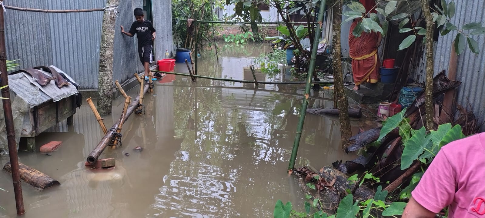 টানা বৃষ্টিতে বাগেরহাটে জনদুর্ভোগ চরমে, ক্ষতিগ্রস্ত ৭০২ হেক্টর কৃষিজমি