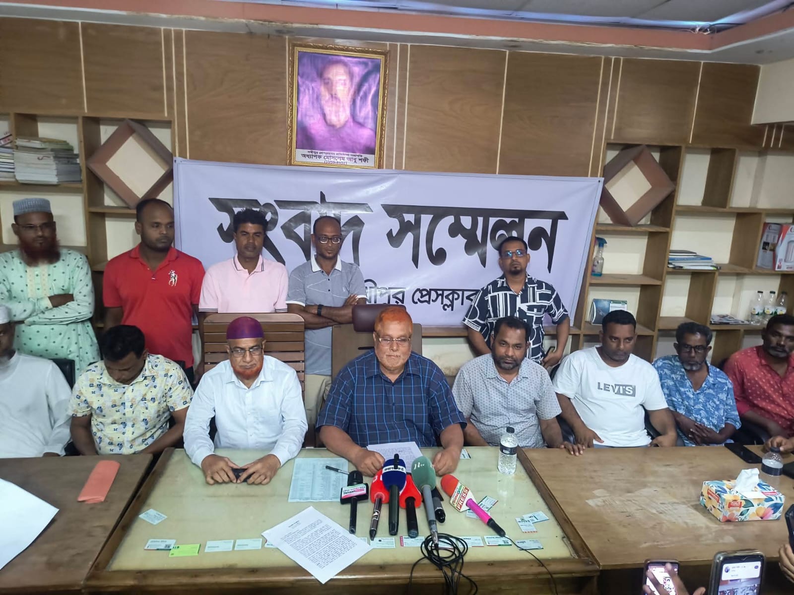দলীয় পদ ফেরত চাইলেন বীর মুক্তিযোদ্ধা শাজাহান সাজু।