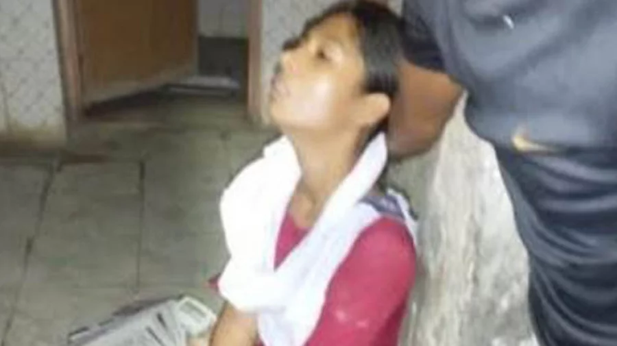 দিঘলিয়ায় হাত পা মুখ বাঁধা স্কুল ছাত্রীকে বাথরুম থেকে উদ্ধার