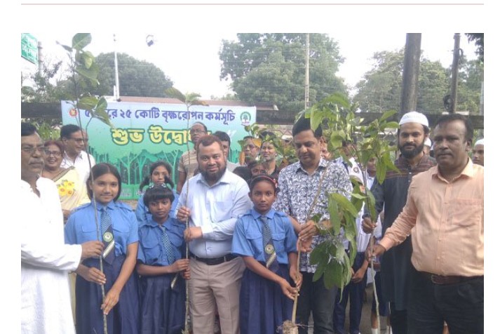 জলবায়ু পরিবর্তনে বিরূপ প্রভাব মোকাবিলায় গাইবান্ধায় বৃক্ষরোপণ কর্মসূচির উদ্বোধ