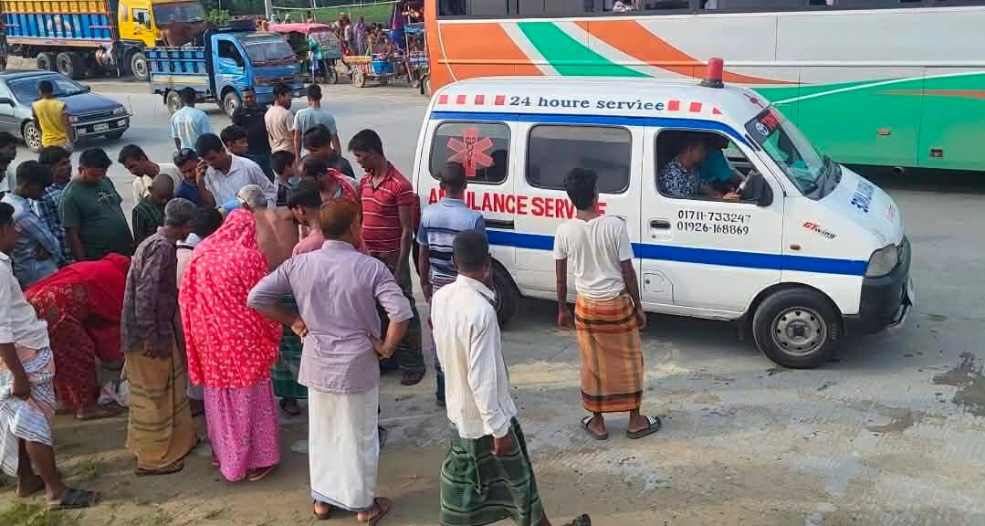 বাসের ধাক্কায় মা-ছেলে নিহত