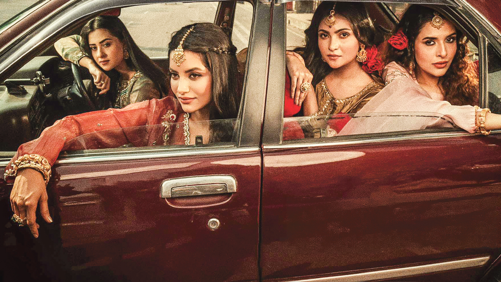 চমক দিতে প্রস্তুত ‘প্রেশার কুকার’