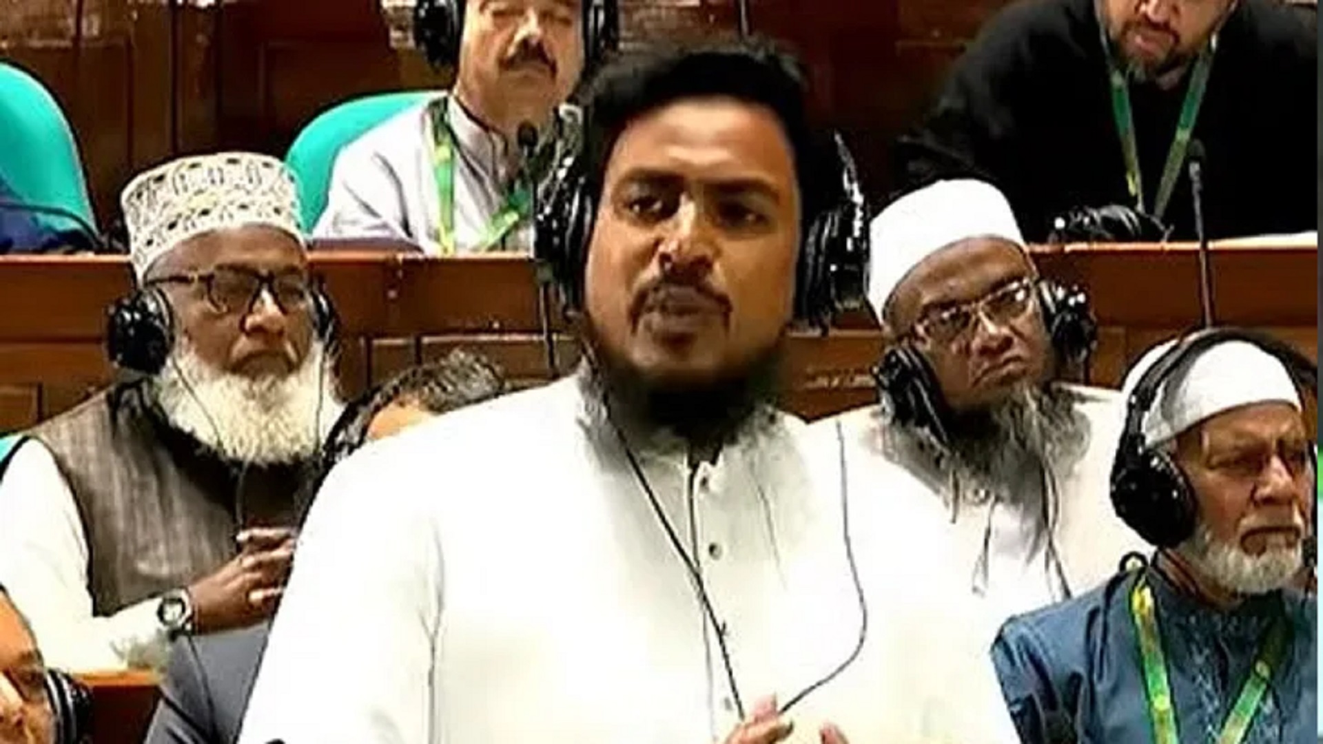 সংসদে আখতার হোসেনের অভিযোগ: সংস্কারের ঘোড়াকে লাগাম দিতে চায় বিএনপি