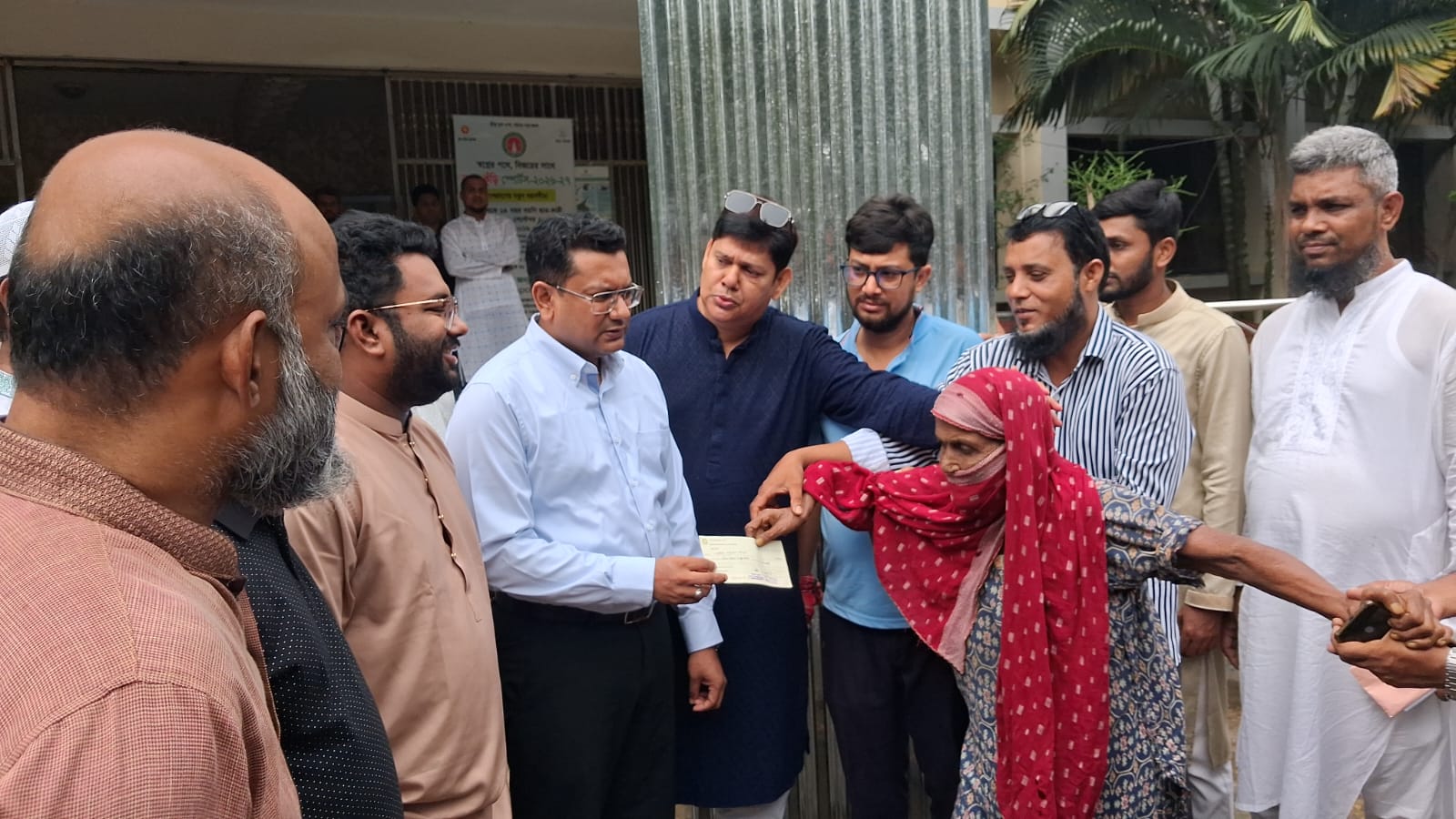 ভাঙা ঘরের সালেহার পাশে এমপি-পুত্র খাইরুল ইসলাম সজিব