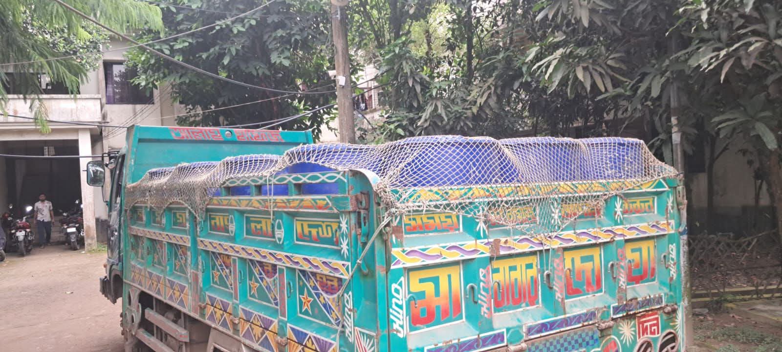 ফেনীর সোনাগাজীতে মাছবোঝাই পিকআপ ছিনতাই: ৯৯৯-এ কলে উদ্ধার, ২ লাখ টাকার মাছ নষ্ট