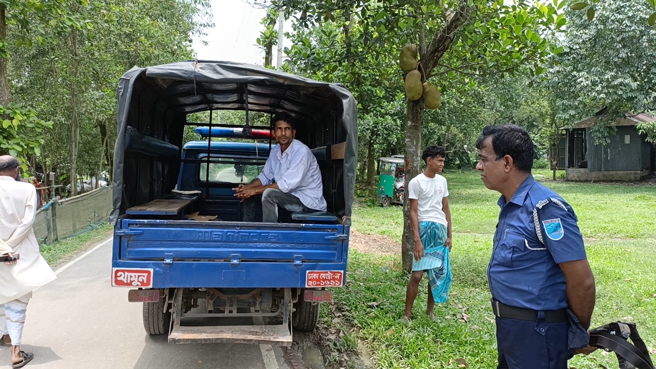 গাজীপুরে চাঁদাবাজির অভিযোগে জনতার হাতে যুবদল নেতা আটক