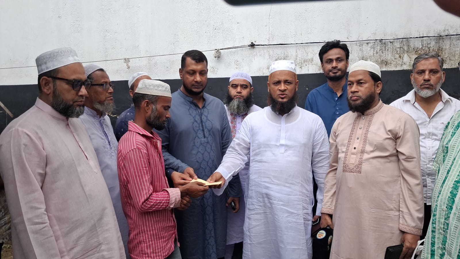 ফেনীতে ক্যান্সার আক্রান্ত শিশুর পাশে জামায়াতে ইসলামী"