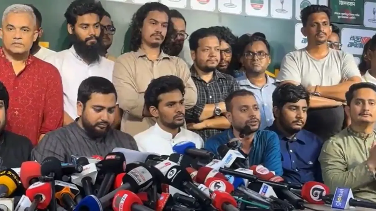 আওয়ামী লীগের জায়গায় বিএনপি, পরিবর্তন হয়নি”- নাহিদ ইসলামের অভিযোগ