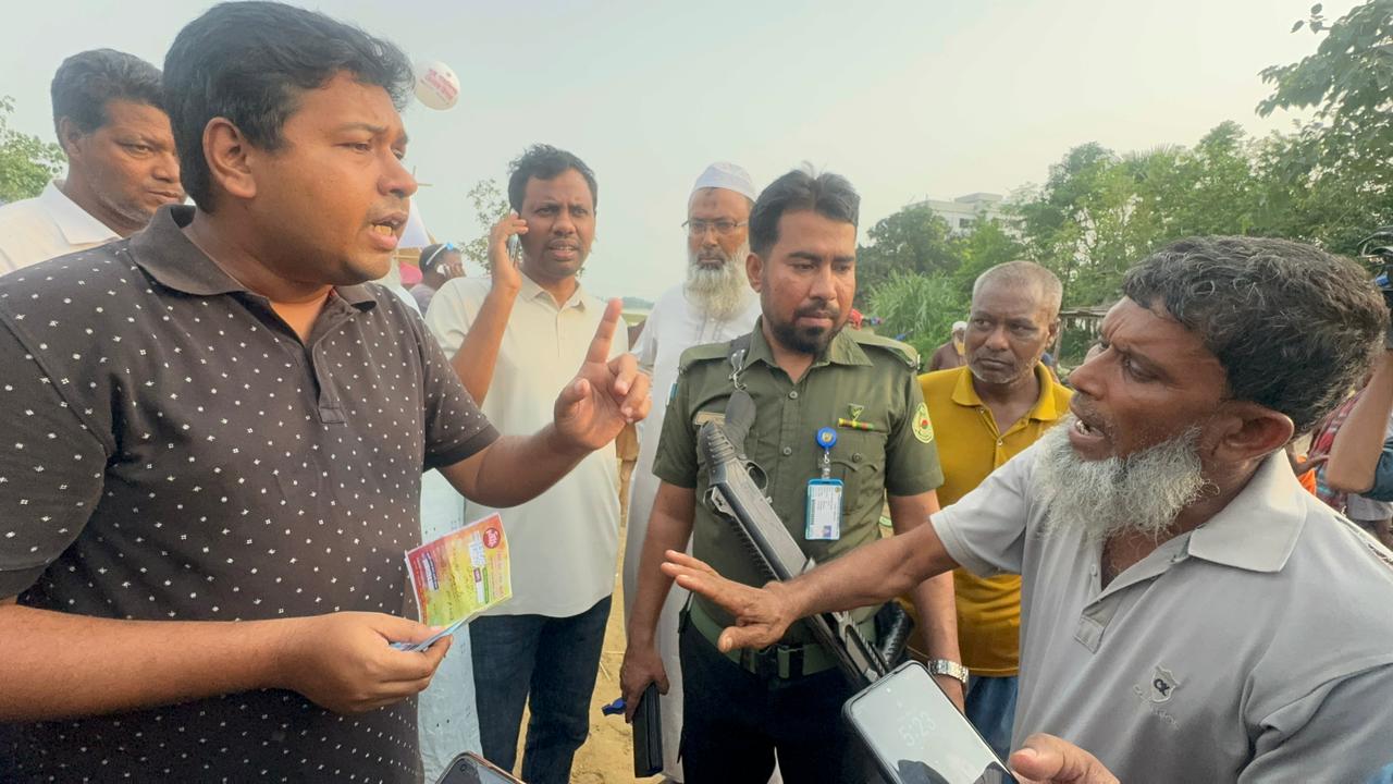 সিংড়া গরু হাটে অতিরিক্ত খাজনা আদায়, ইজারাদারকে জরিমানা