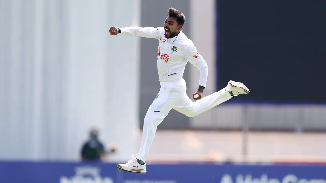 ইতিহাস গড়লেন অলরাউন্ডার মিরাজ