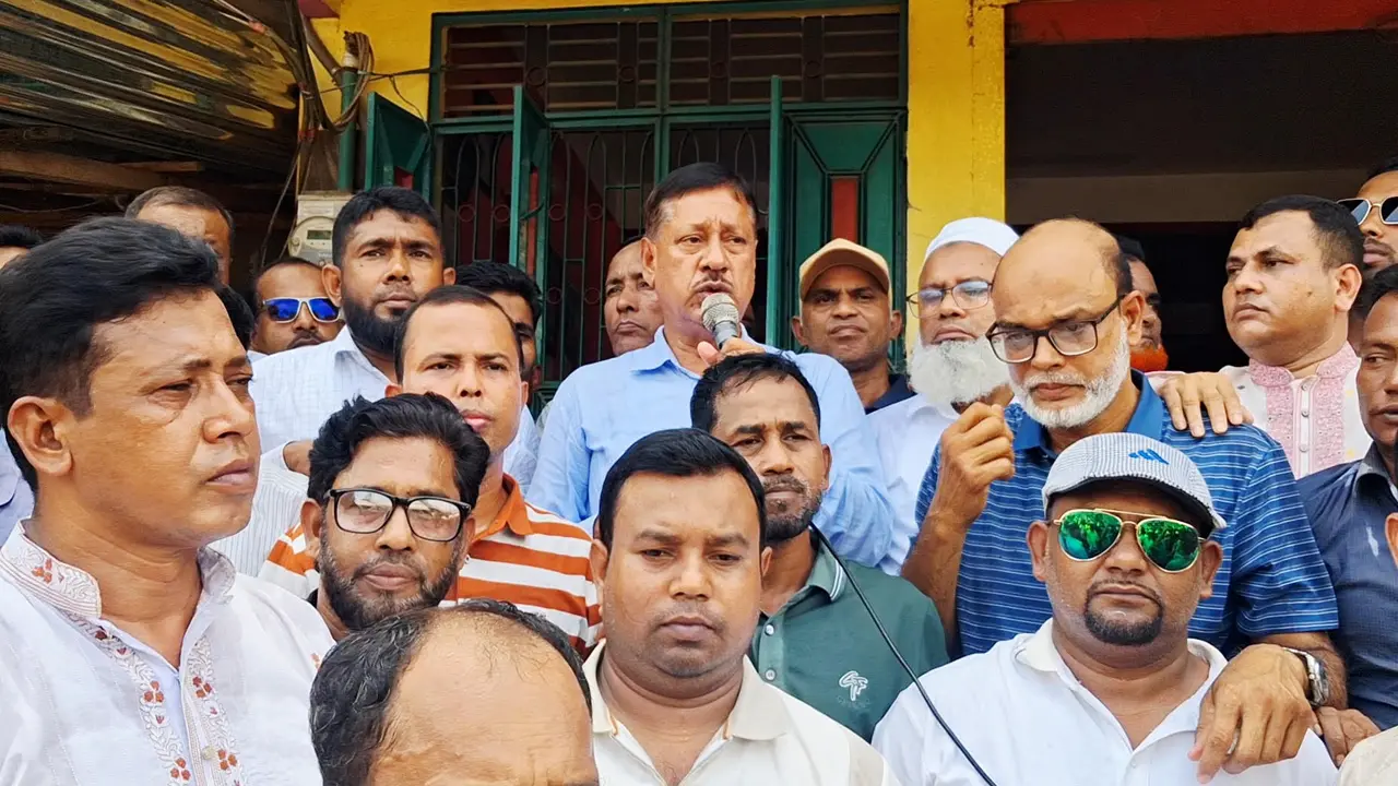 ‘গঠনমূলক সমালোচনা করুন, বেশি পাকনামি দেখাতে যাবেন না’