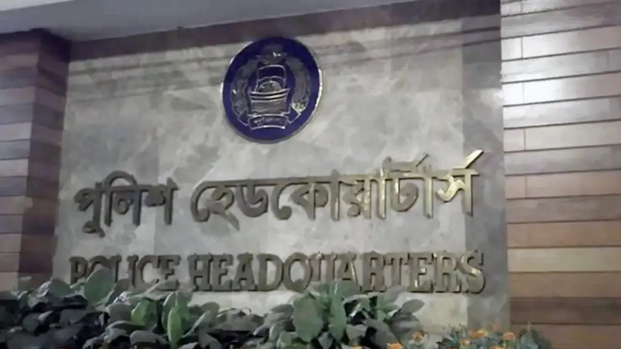 পুলিশ কর্মকর্তাদের ফোনে সতর্কবার্তা, জনসংযোগ বিভাগ বললো ‘গুজব’