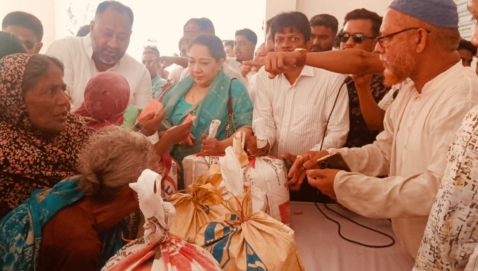 অসহায় ও নিম্ন আয়ের মানুষের পাশে দাঁড়াতে সরকার প্রতিনিয়ত কাজ করে যাচ্ছে: এমপি নায়াব ইউসুফ