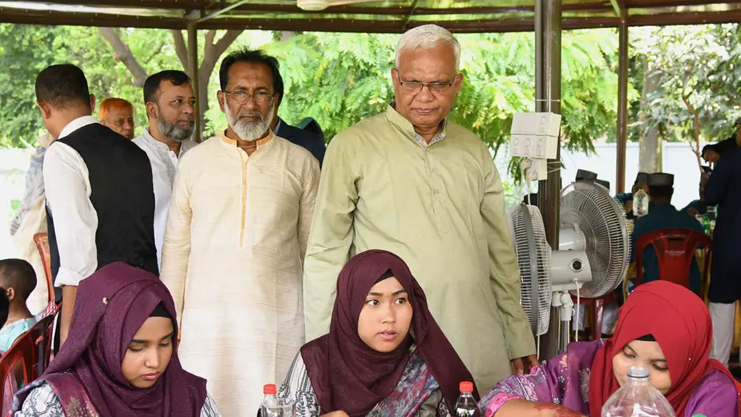 শিশুদের সঙ্গে ঈদ পরবর্তী শুভেচ্ছা বিনিময় করলেন সমাজকল্যাণ মন্ত্রী