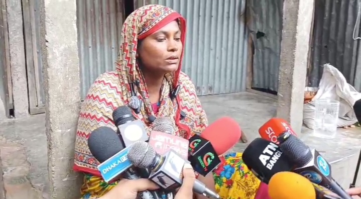 মাগুরায় ফাঁসির আদেশ বহাল রাখায় খুশি আছিয়ার মা ও এলাকাবাসী