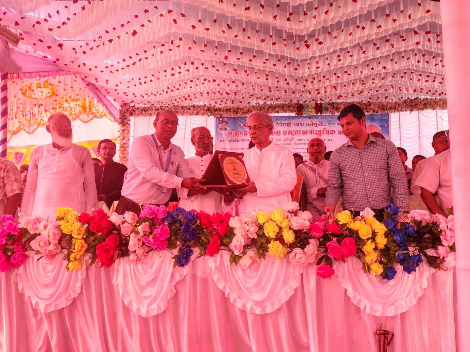 মাগুরা বুনাগাতী ডিগ্রি কলেজে সংস্কৃতি মন্ত্রী নিতাই রায় চৌধুরীকে সংবর্ধনা ও মনোজ্ঞ সাংস্কৃতিক অনুষ্ঠান
