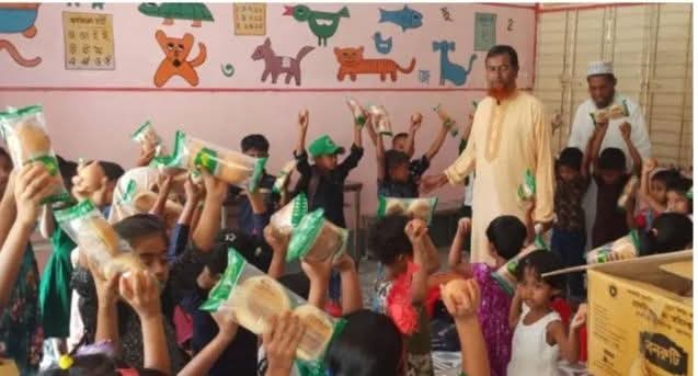 স্কুল ফিডিং কর্মসূচি: উদ্বোধনের দ্বিতীয় দিনেই খাবার পায়নি সুবর্ণচরের ৯৩ স্কুলের শিক্ষার্থী