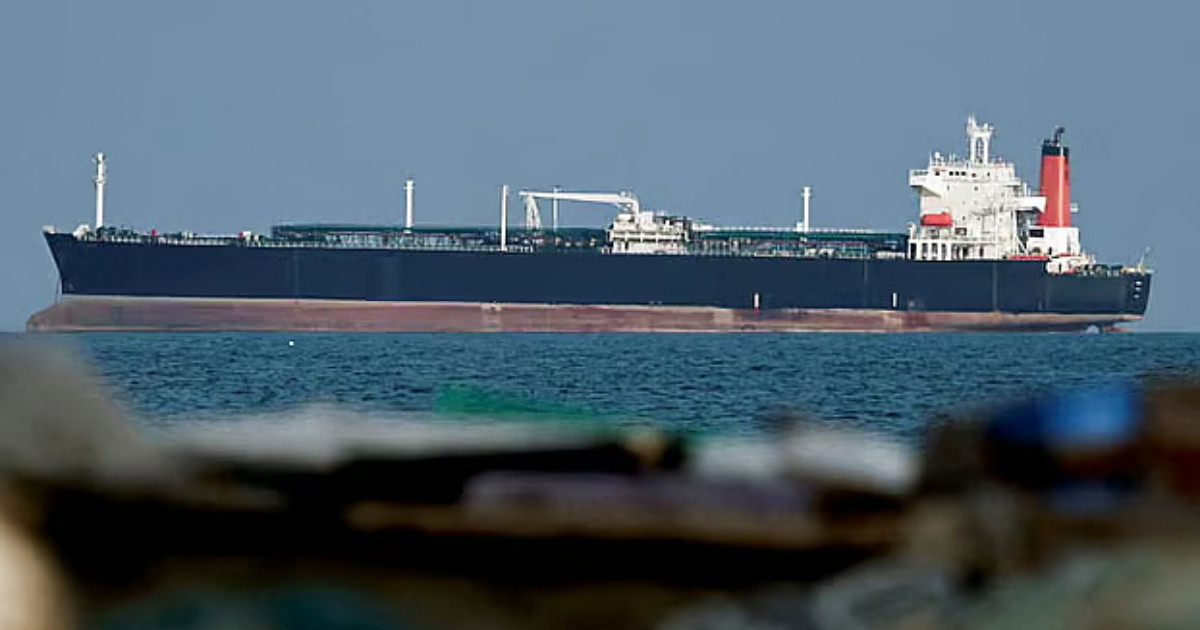 হরমুজ প্রণালি পার হলো চীনের ৩ জাহাজ