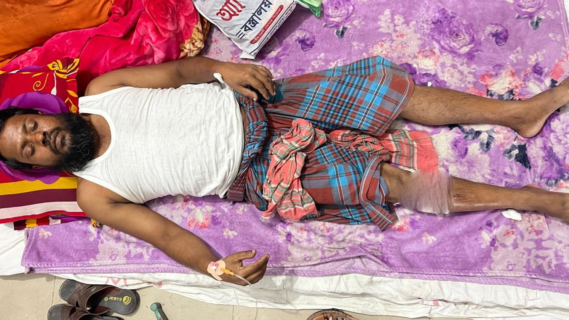 ঝিনাইদহে মুদি দোকানিকে কুপিয়ে জখম