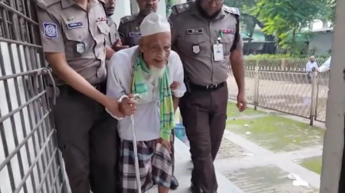 খুন ও ডাকাতির মামলায় ১০৪ বছরের বৃদ্ধ কারাগারে