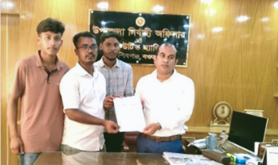 শহীদ প্রফুল্ল চাকীর ভাস্কর্য রক্ষায় প্রশাসনের হস্তক্ষেপ দাবি