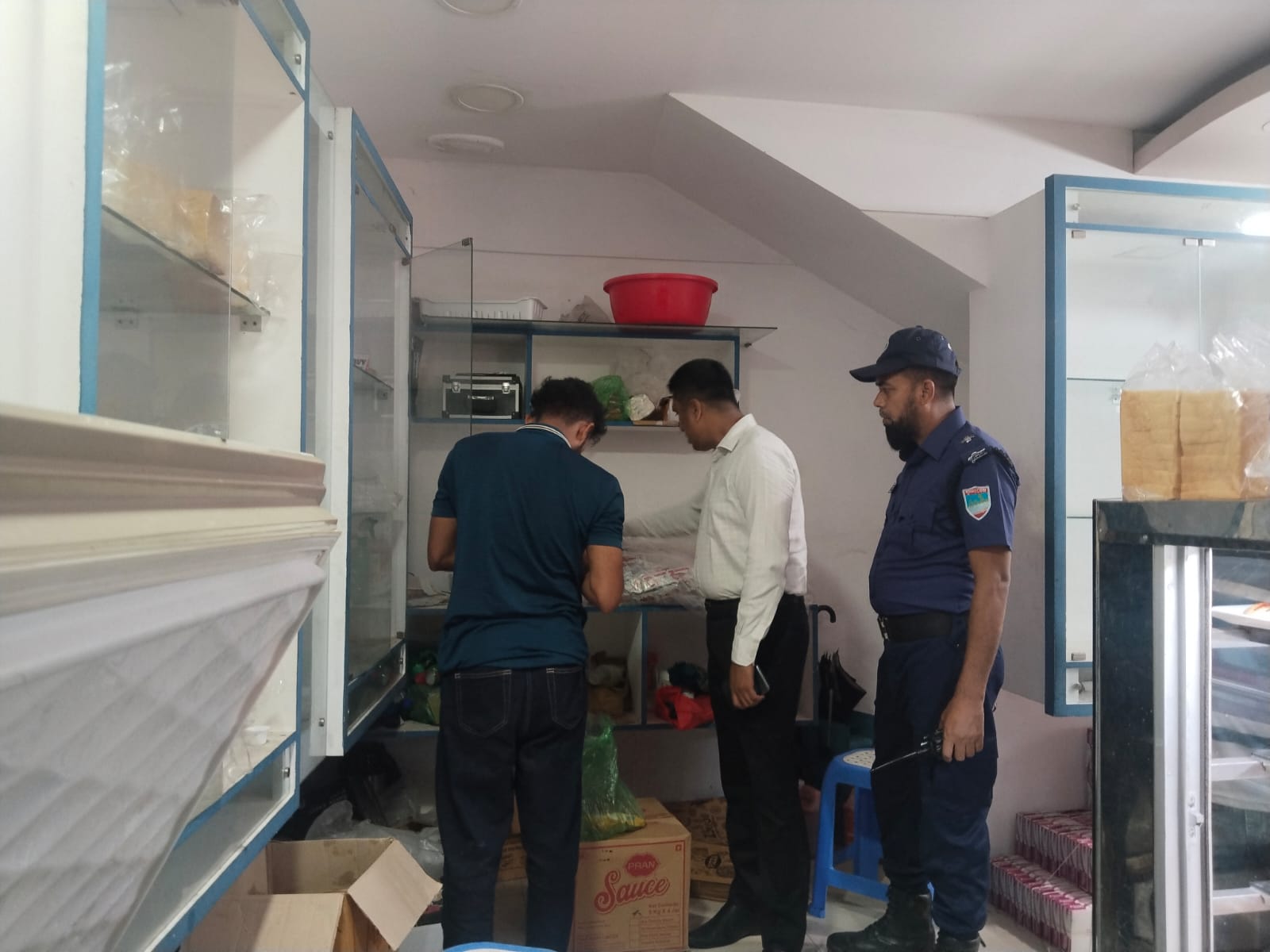যশোরে ভোক্তা অধিকারের অভিযানে ৪ প্রতিষ্ঠানে জরিমানা