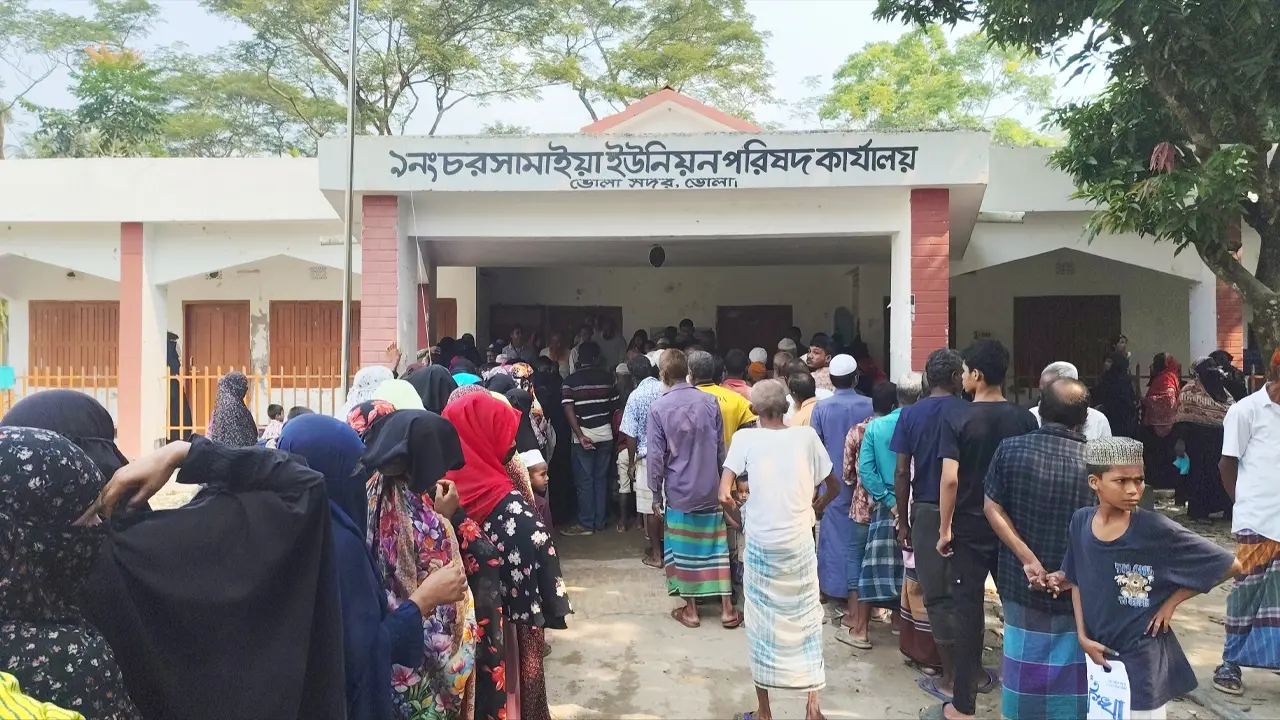 ভোলায় তথ্যমন্ত্রীর ফ্রি মেডিকেল ক্যাম্পে চিকিৎসা পেল ২০ হাজার মানুষ