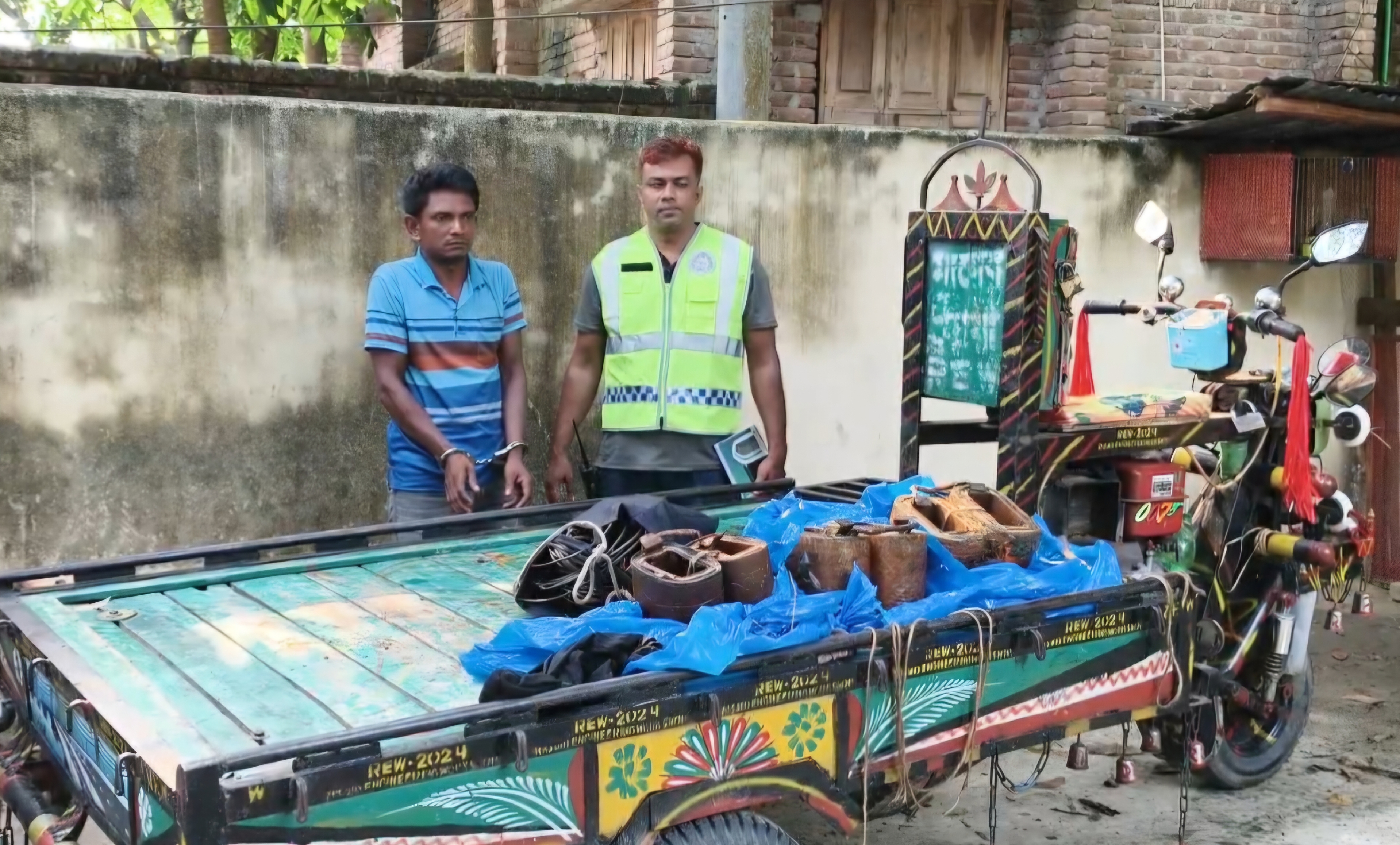 মেহেরপুরে ট্রান্সফরমার চোর আটক, চোরাই মালামাল উদ্ধার