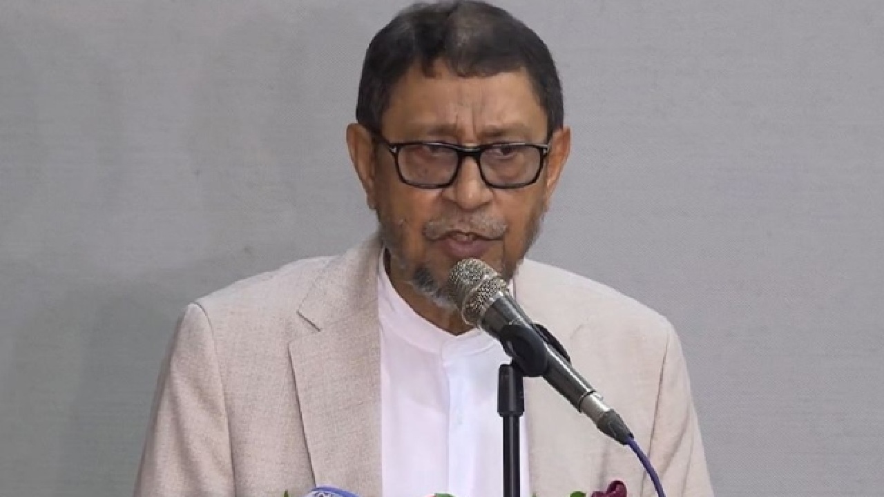 হৃদরোগের ঝুঁকি কমাতে জনসচেতনতা বাড়ানোর আহ্বান স্বাস্থ্যমন্ত্রীর