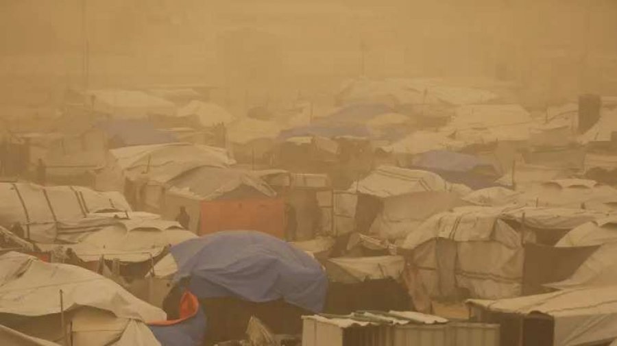 গাজায় ইসরায়েলি হামলায় দুই শিশু ও অন্তঃসত্ত্বা নারীসহ নিহত ১৩